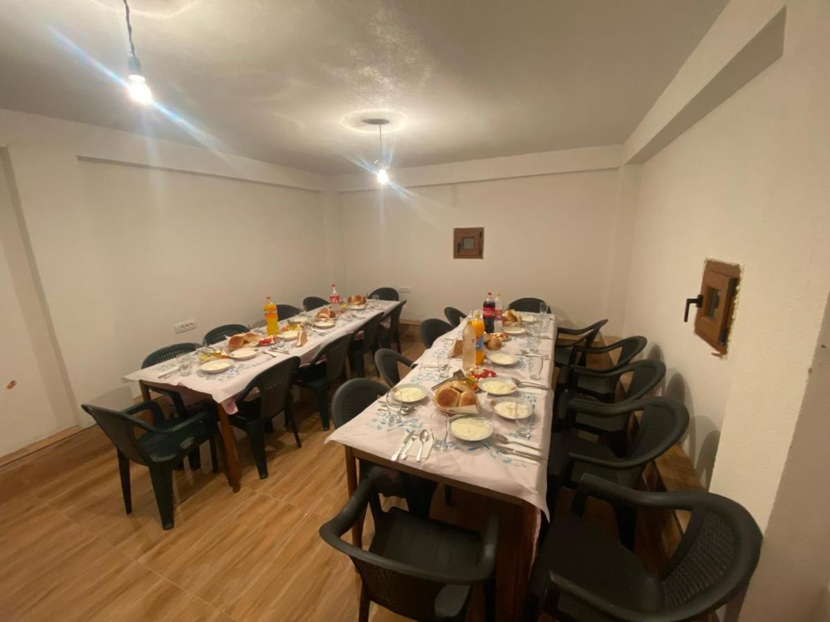מלון Gusinje Shpija E Gjyshit Vuthaj מראה חיצוני תמונה